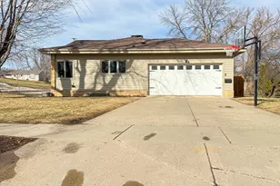 979 S Prairie Ave, Fairmont, MN 56031 - Photo 48