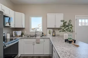 3120 Noble Dr, Mankato, MN 56001 - Photo 10