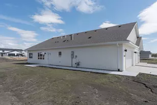 3120 Noble Dr, Mankato, MN 56001 - Photo 24
