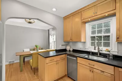 930 Nevada Avenue W, Saint Paul, MN 55117 - Photo 14