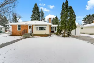 2972 Woodbridge St, Roseville, MN 55113 - Photo 1