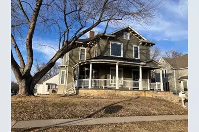 301 2nd Avenue NE, Waseca, MN 56093 - Photo 1