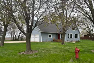310 1st Ave NE, Trimont, MN 56176 - Photo 2