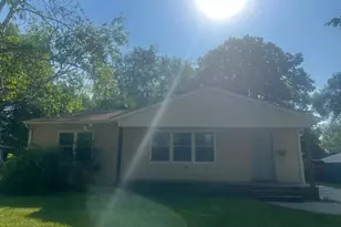 1418 5th St S, Moorhead, MN 56560 - Photo 2