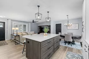 2129 Arkwright St, Maplewood, MN 55117 - Photo 6