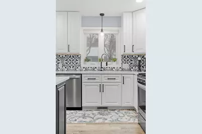 2129 Arkwright Street, Maplewood, MN 55117 - Photo 4