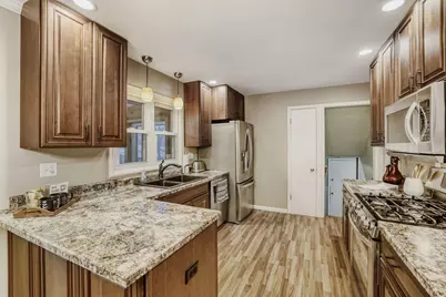 426 Emerson Avenue W, West Saint Paul, MN 55118 - Photo 10