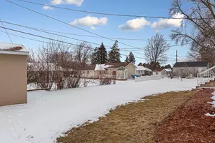 832 Home Pl, Faribault, MN 55021 - Photo 6