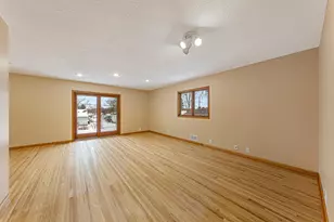 832 Home Pl, Faribault, MN 55021 - Photo 18