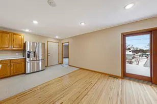 832 Home Pl, Faribault, MN 55021 - Photo 16