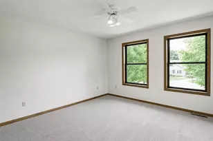 7953 Woodlawn Dr, Mounds View, MN 55112 - Photo 18