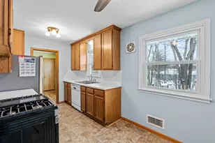 9701 Oakland Ave, Bloomington, MN 55420 - Photo 10