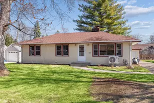 1892 Pascal St, Falcon Heights, MN 55113 - Photo 2