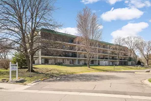 10501 Cedar Lake Rd, Minnetonka, MN 55305 - Photo 2