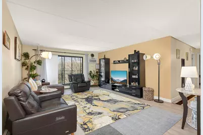 10501 Cedar Lake Rd #420, Minnetonka, MN 55305 - Photo 8