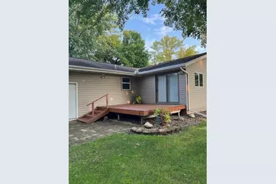 220 S 2nd Street, Bird Island, MN 55310 - Photo 2