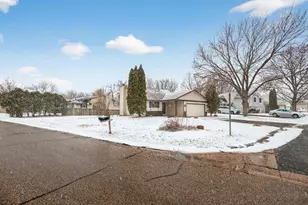 2501 83rd Ave N, Brooklyn Park, MN 55444 - Photo 38