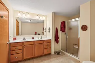 2540 38th Ave NE, Saint Paul, MN 55421 - Photo 20