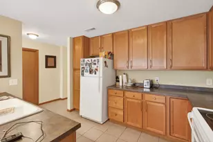 2540 38th Ave NE, Saint Paul, MN 55421 - Photo 10