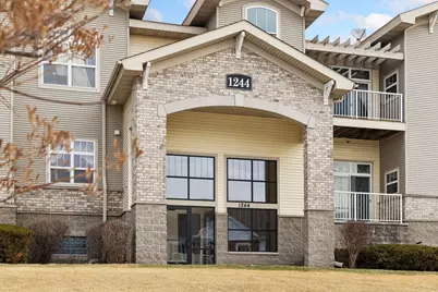 1244 County Road D E #106, Maplewood, MN 55109 - Photo 2