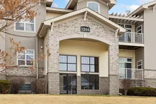 1244 County Rd D E, Maplewood, MN 55109 - Photo 2