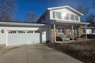 1106 Foothills Cir, Albert Lea, MN 56007 - Photo 1