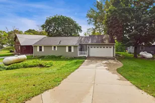 20556 Elkview Rd, Richmond, MN 56368 - Photo 2