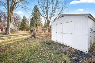 1224 S Ramsey St, Blue Earth, MN 56013 - Photo 10
