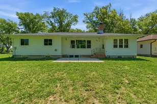 1224 S Ramsey St, Blue Earth, MN 56013 - Photo 6