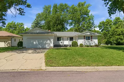 1224 S Ramsey Street, Blue Earth, MN 56013 - Photo 1