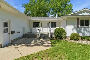 1224 S Ramsey St, Blue Earth, MN 56013 - Photo 4