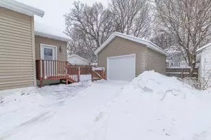 1119 9th St N, Fargo, ND 58102 - Photo 2