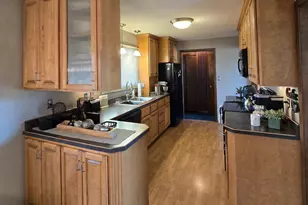 807 7th Ave SE, Pipestone, MN 56164 - Photo 4