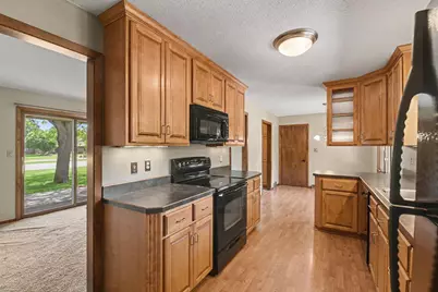 807 7th Avenue SE, Pipestone, MN 56164 - Photo 4