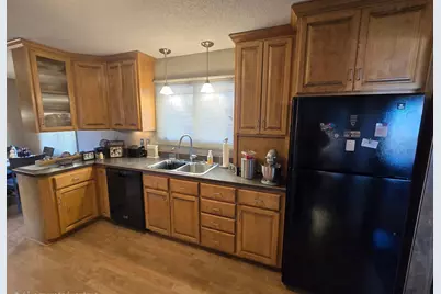 807 7th Avenue SE, Pipestone, MN 56164 - Photo 6