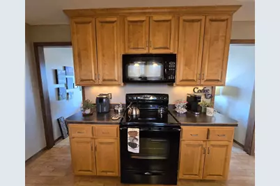 807 7th Avenue SE, Pipestone, MN 56164 - Photo 8