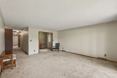 807 7th Avenue SE, Pipestone, MN 56164 - Photo 16
