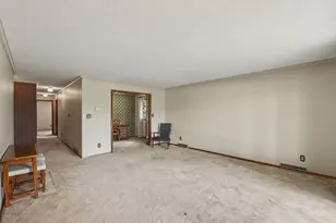807 7th Ave SE, Pipestone, MN 56164 - Photo 16