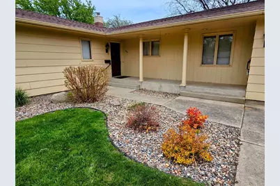 807 7th Avenue SE, Pipestone, MN 56164 - Photo 2