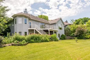 880 Vineland Ct, Chanhassen, MN 55317 - Photo 34