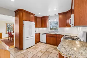 4860 Woodridge Ct, Minnetonka, MN 55345 - Photo 6