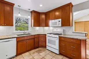 4860 Woodridge Ct, Minnetonka, MN 55345 - Photo 8