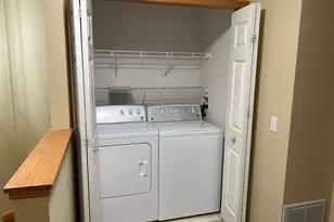 454 Willoughby Way W, Hopkins, MN 55305 - Photo 14