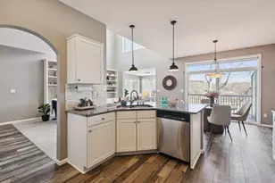 621 Crane Creek Ln, Eagan, MN 55121 - Photo 12