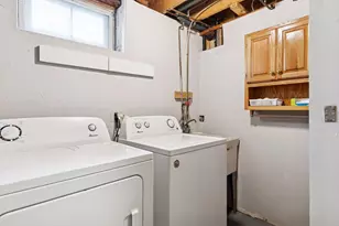 1084 3rd St E, Saint Paul, MN 55106 - Photo 30