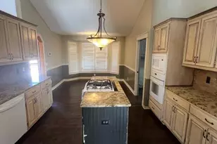 2005 Great Oaks Dr, Burnsville, MN 55337 - Photo 2