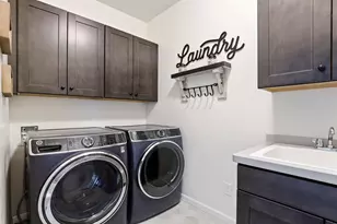 4648 Benjamin Pl, Woodbury, MN 55129 - Photo 26