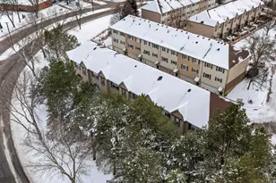 6572 Regency Ln, Eden Prairie, MN 55344 - Photo 8