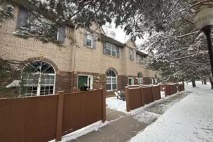 6572 Regency Ln, Eden Prairie, MN 55344 - Photo 4