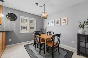 6572 Regency Ln, Eden Prairie, MN 55344 - Photo 4